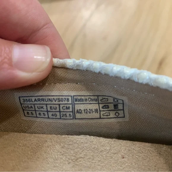 Vionic Larrun Women's Ivory Snake Pattern
Orthotic Slip on Loafers Size 8.5 - Picture 8 of 8